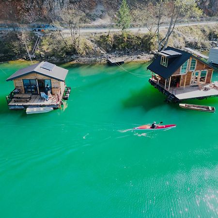 Lake House Perucac Rastiste Luaran gambar