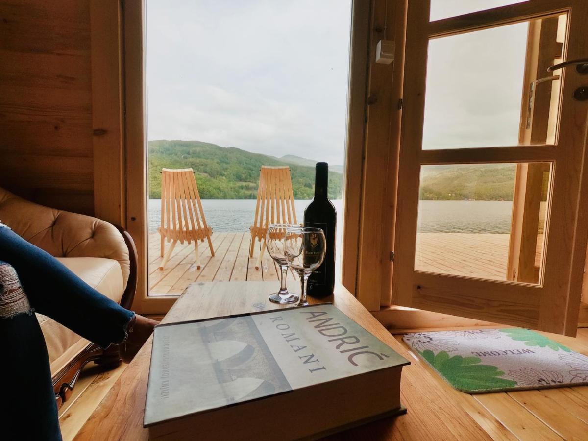 Lake House Perucac Rastiste Luaran gambar