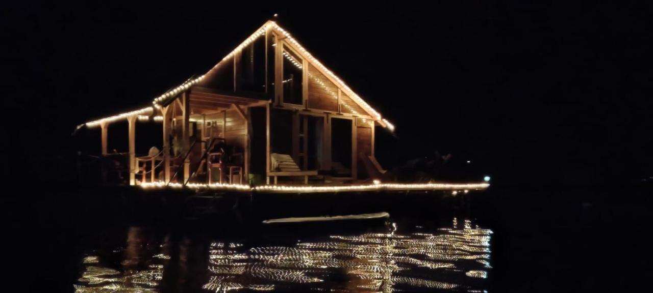 Lake House Perucac Rastiste Luaran gambar